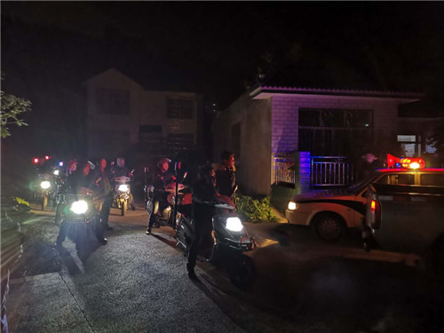 夜間巡邏.jpg 夜間巡邏.jpg