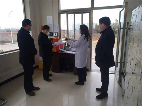縣經(jīng)科局局長聶書明帶隊到之江高新進(jìn)行摸排.jpg