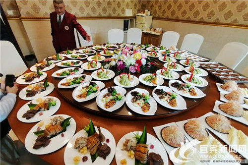 李莊介紹菜品.jpg 李莊介紹菜品.jpg