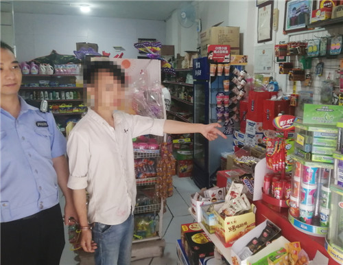 王某指認(rèn)現(xiàn)場(chǎng).jpg 王某指認(rèn)現(xiàn)場(chǎng).jpg